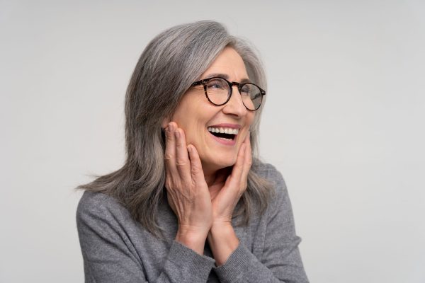 ¿Se pueden poner implantes dentales sin hueso?